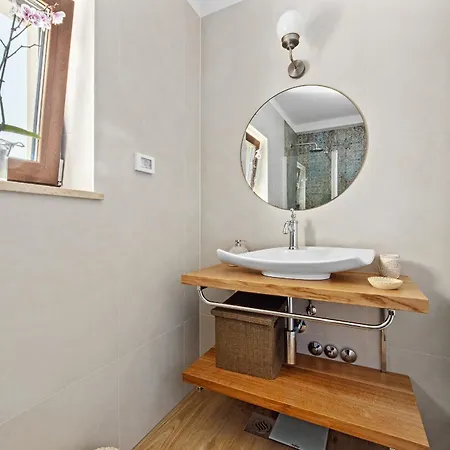 Vila Campagna Near Fazana With 7250m2 Large Garden And Sauna *