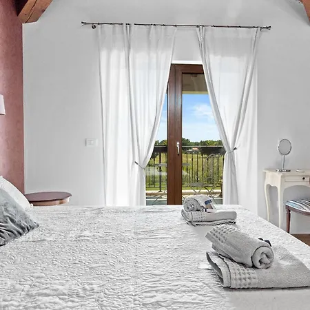 Campagna Near Fazana With 7250m2 Large Garden And Sauna