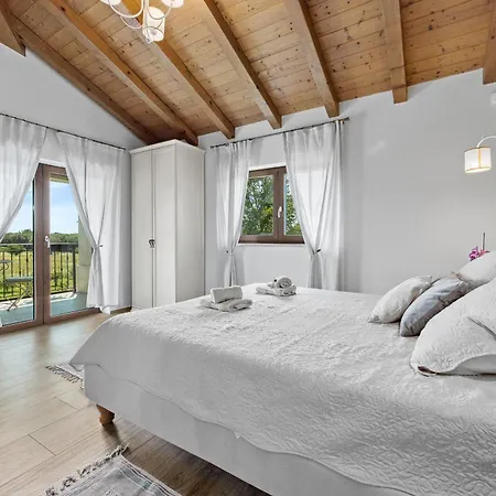 Campagna Near Fazana With 7250m2 Large Garden And Sauna * Galižana