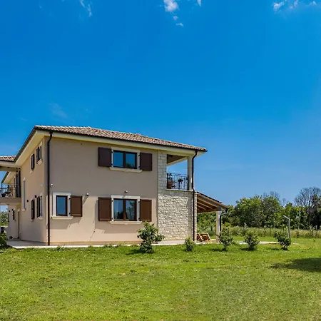 Campagna Near Fazana With 7250m2 Large Garden And Sauna Villa *