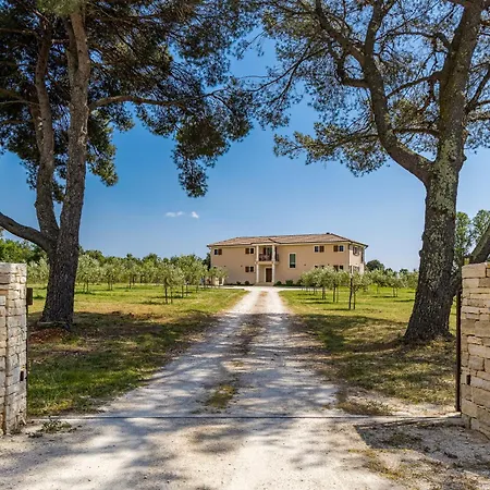 Campagna Near Fazana With 7250m2 Large Garden And Sauna *